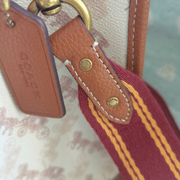 Coach Handbag With Horse And Carriage Logo - Picture 6 of 14